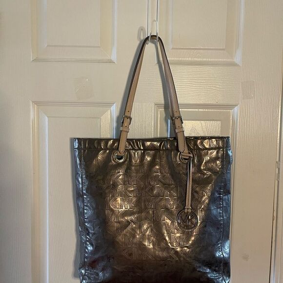 Michael Kors MK Mirror Metallic silver Bronze logo large tote tan leather straps - Picture 8 of 16